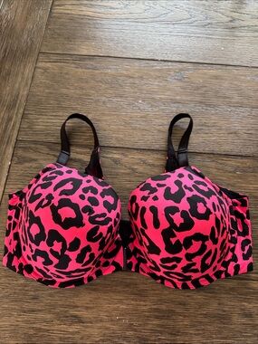 New! TORRID perfect front-close, lightly lined, black & pink bra. 40 DD